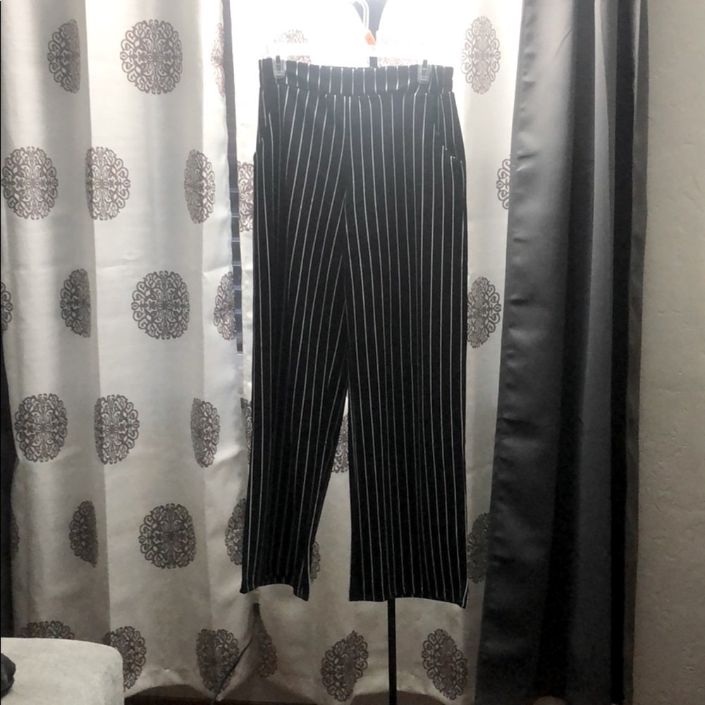 2/$25 Brave soul Black and white striped pant